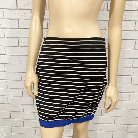 Ann Taylor Women’s Stripe Skirt With Blue Trim - Picture 16 of 16